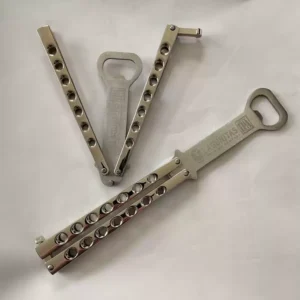 Balisong Bottle Opener pieghevole Bottle Opener Beer Multifunctional Bottle Opener Creative coltello butterfly Fancy coltello Bottle Opener Screwdriver